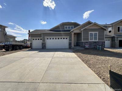 New construction Single-Family house 185 S Vandriver Way, Aurora, CO 80018 - photo 0