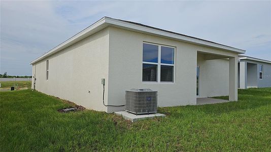 New construction Single-Family house 1039 Patriot Loop, Haines City, FL 33844 The Seaton- photo 8 8