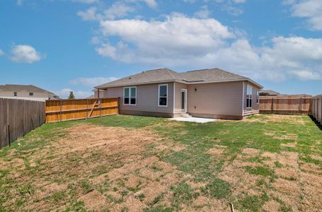New construction Single-Family house 104 Lucky Texan Road, Jarrell, TX 76537 Plan 1548- photo 22 22