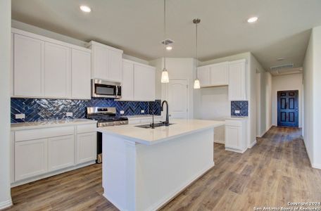 New construction Single-Family house 1504 Spechts Ranch Road, New Braunfels, TX 78132 Enclave Series - Bermuda- photo 4 4
