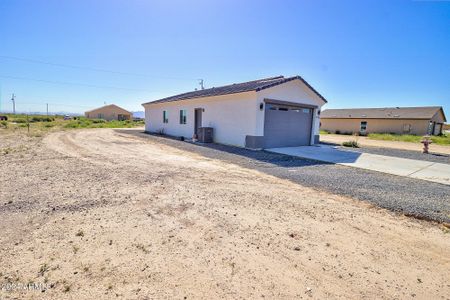 New construction Single-Family house 3725 N Bandelier Drive, Eloy, AZ 85131 - photo 1 1