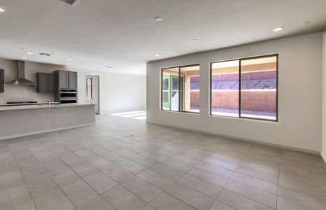 New construction Single-Family house 5108 North 177th Avenue, Litchfield Park, AZ 85340 - photo 10 10