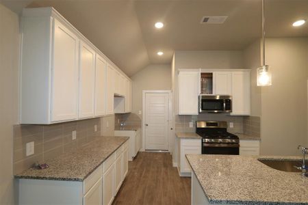 New construction Single-Family house 732 Larkspur Shadow Drive Alley, Magnolia, TX 77354 Eastland- photo 7 7
