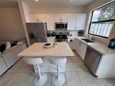 New construction Townhouse house 9949 Sw 228Th Ter, Unit 9949, Miami, FL 33190 - photo 5 5