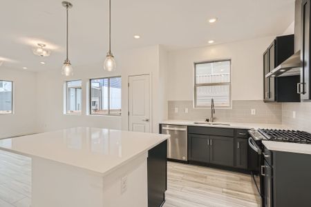 New construction Single-Family house 15185 West 68th Place, Arvada, CO 80007 - photo 6 6