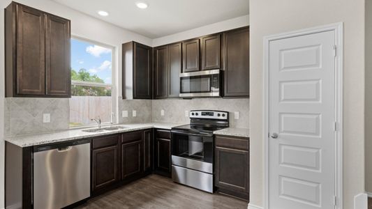 New construction Single-Family house 5706 Quartz Terrace, San Antonio, TX 78222 - photo 7 7