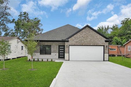 New construction Single-Family house 6410 Ezzard Charles Lane, Houston, TX 77091 - photo 2 2