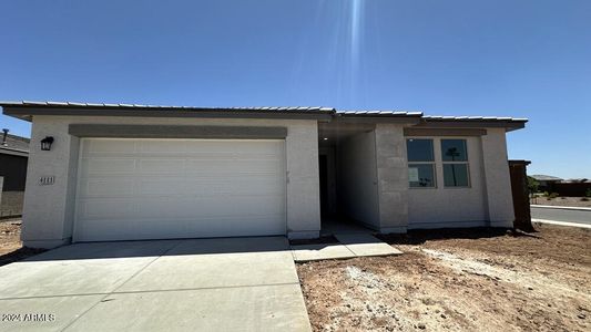New construction Single-Family house 4111 E Bradford Avenue, San Tan Valley, AZ 85143 Sunflower Homeplan- photo 4 4