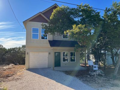 New construction Single-Family house 1577 Whispering Hills Dr, Canyon Lake, TX 78133 - photo 16 16