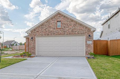 New construction Single-Family house 12215 Carling Straight Drive, Houston, TX 77044 - photo 1 1