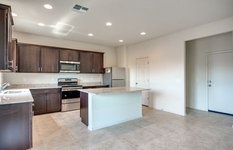 New construction Single-Family house 43717 Cypress Lane, Maricopa, AZ 85138 - photo 8 8