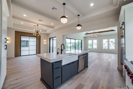 New construction Townhouse house 405 Oak Park Dr, Boerne, TX 78006 - photo 16 16