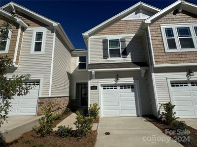 New construction Townhouse house 6329 Mallow Crossing Lane, Charlotte, NC 28213 - photo 0