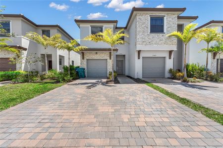 New construction Townhouse house 25465 Sw 108Th Ct, Homestead, FL 33032 - photo 0