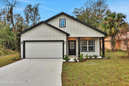 New construction Single-Family house 585 N Pine Avenue, Green Cove Springs, FL 32043 - photo 0