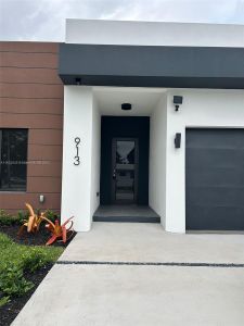 New construction Single-Family house 913 Ne 15Th St, Fort Lauderdale, FL 33304 - photo 3 3