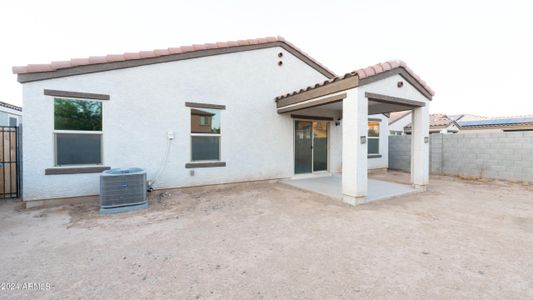 New construction Single-Family house 25565 W Gwen Street, Buckeye, AZ 85326 - photo 22 22