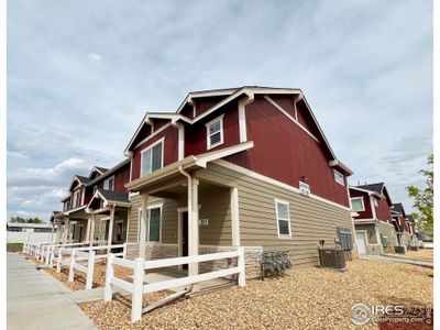 New construction Townhouse house 281 Cardinal St, Johnstown, CO 80534 - photo 1 1