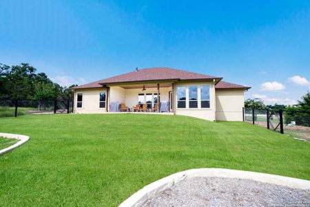 New construction Single-Family house 1242 Game Trl, New Braunfels, TX 78132 - photo 27 27