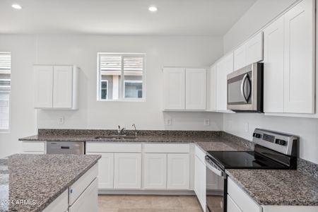 New construction Single-Family house 28283 N Platinum Drive, San Tan Valley, AZ 85143 - photo 7 7