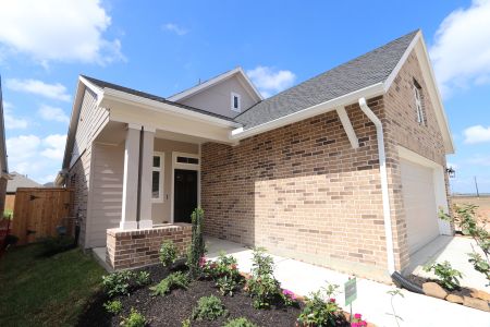 New construction Single-Family house 27119 Cutleaf Daisy Court, Hockley, TX 77447 The Stonewood- photo 4 4