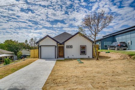 New construction Single-Family house 1414 Corona Drive, Granbury, TX 76048 - photo 0