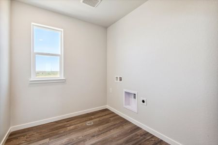 New construction Single-Family house 3352 N. Highlands Creek Parkway, Aurora, CO 80019 Vail II- photo 66 66