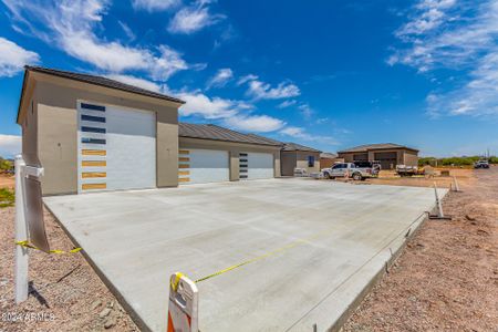 New construction Single-Family house 2885 W Saber Road, Phoenix, AZ 85086 - photo 2 2