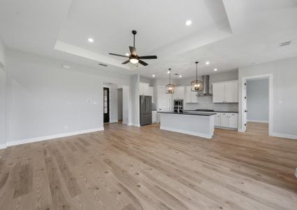 New construction Single-Family house 355 Lawrence Drive, Castroville, TX 78009 - photo 11 11