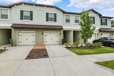 New construction Townhouse house 30830 Veridian Way, Wesley Chapel, FL 33543 - photo 1 1