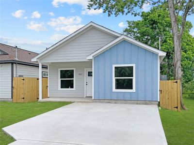 New construction Single-Family house 7957 Earhart, Houston, TX 77028 - photo 0