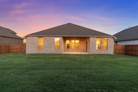 New construction Single-Family house 10428 Rainwater Trail, Grand Prairie, TX 76065 INGRAM- photo 32 32