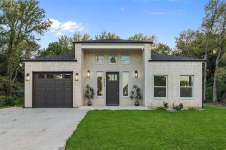 New construction Single-Family house 5808 Black Pine Circle, Granbury, TX 76048 - photo 0