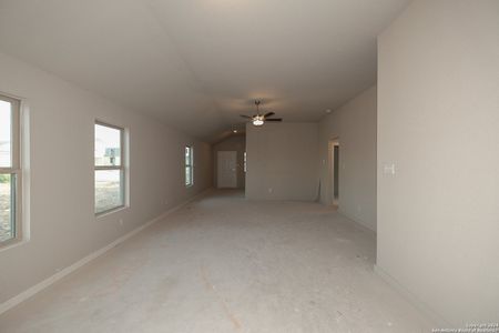 New construction Single-Family house 13670 Mineral Well, San Antonio, TX 78253 Magnolia - 30' Smart Series- photo 4 4
