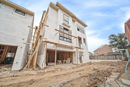 New construction Single-Family house 1115 B Potomac Drive, Houston, TX 77057 - photo 2 2