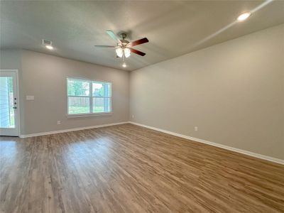 New construction Single-Family house 604 Porcupine Drive, Springtown, TX 76082 - photo 3 3