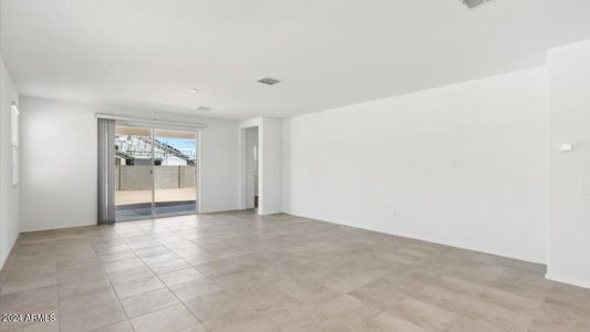 New construction Single-Family house 36021 W San Ildefanso Avenue, Maricopa, AZ 85138 Blackstone- photo 6 6