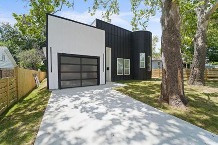 New construction Single-Family house 1618 E Overton Road, Dallas, TX 75216 - photo 0 0