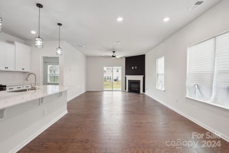 New construction Single-Family house 14031 Wooden Snow Trace, Unit 89, Charlotte, NC 28278 - photo 5 5