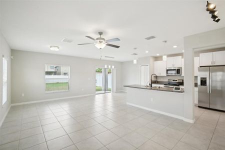 New construction Single-Family house 4416 Globe Thistle Drive, Tampa, FL 33619 - photo 4 4