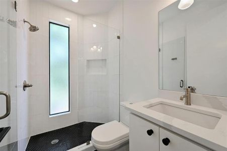 New construction Single-Family house 1183 Oak Grove Ave, Unit 1, Austin, TX 78702 - photo 18 18