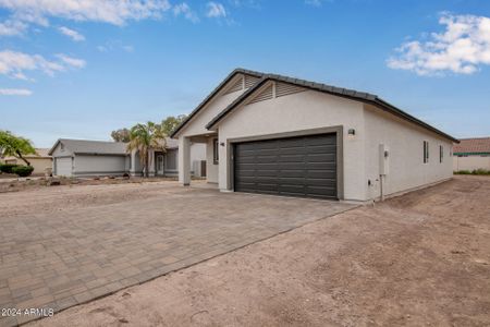 New construction Single-Family house 8709 W Reventon Drive, Arizona City, AZ 85123 - photo 5 5