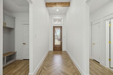 Entryway with beam ceiling