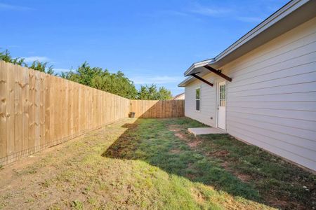 New construction Single-Family house 5826 Black Pine Circle, Granbury, TX 76048 - photo 29 29