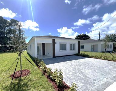 New construction Single-Family house 311 Nw 10Th St, Hallandale Beach, FL 33009 - photo 0