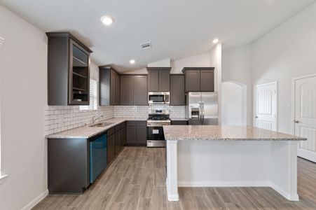 New construction Single-Family house 5320 Latigo Court, Alvin, TX 77511 - photo 18 18