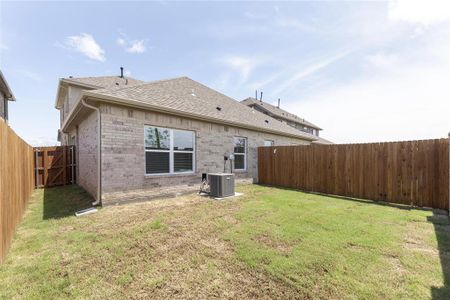 New construction Townhouse house 1048 Happy Holly Road, Lavon, TX 75166 - photo 28 28