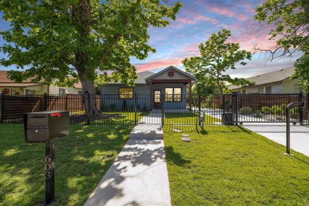 New construction Single-Family house 603 Maple St, Taylor, TX 76574 - photo 33 33