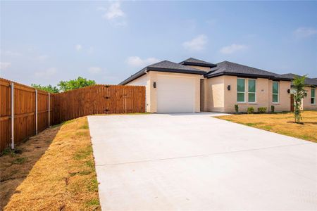 New construction Single-Family house 6938 Umphress Road, Dallas, TX 75217 - photo 2 2