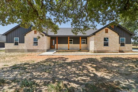 New construction Single-Family house 105 Settlement Dr, La Vernia, TX 78121 - photo 0